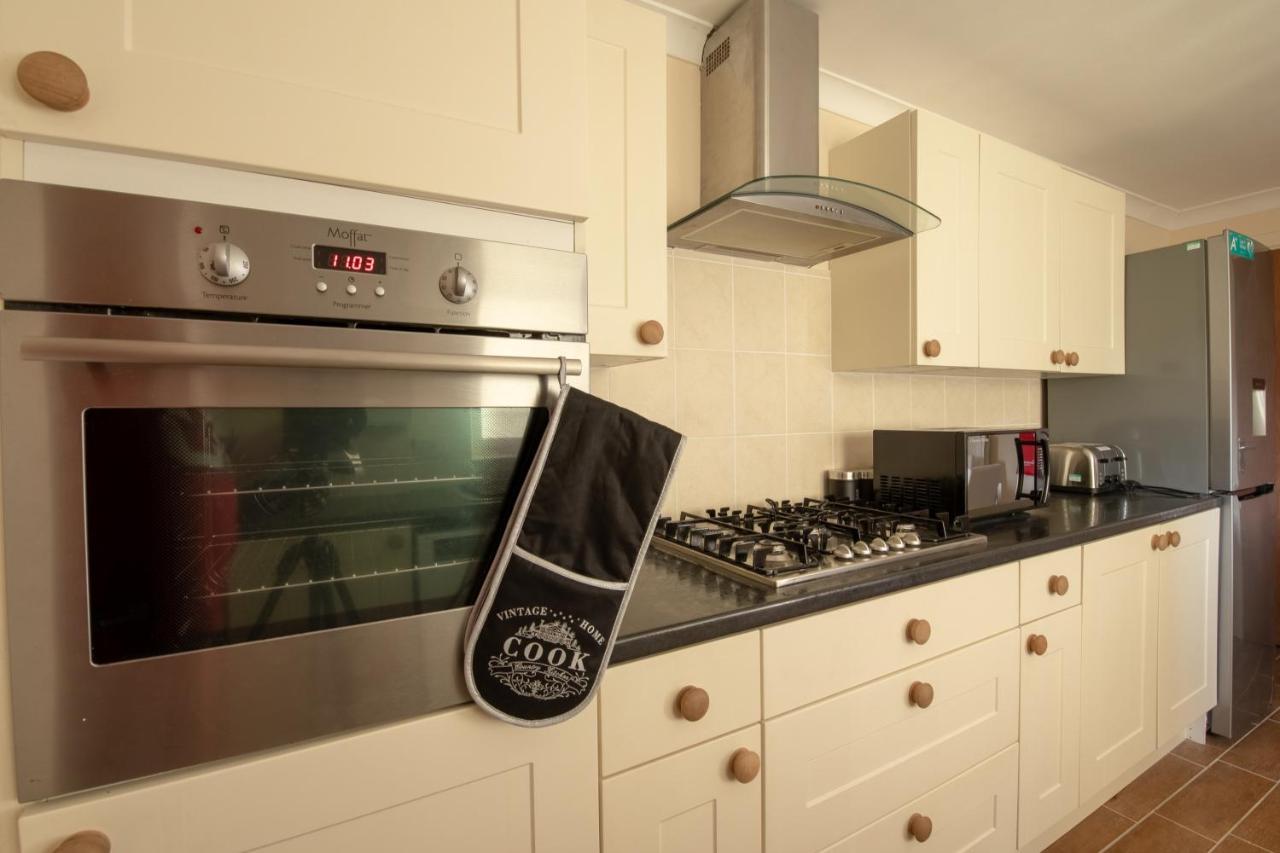 Two Bedroom Apartment, Hanover Street, Guest Homes Swansea Buitenkant foto