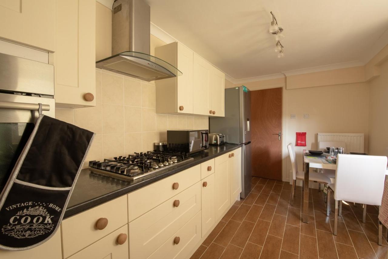 Two Bedroom Apartment, Hanover Street, Guest Homes Swansea Buitenkant foto